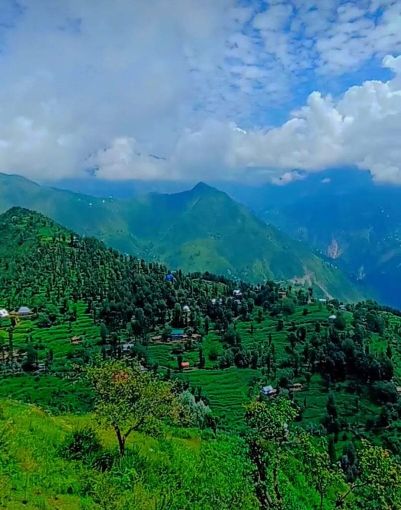 Target Killing के चलते जम्मू कश्मीर से पलायन करने लगे हिंदू