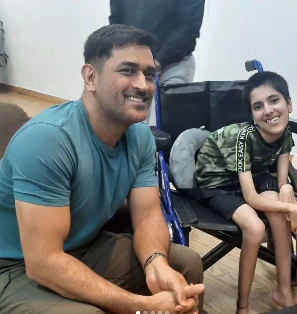 Dhoni Lavanya: दिव्यांग बच्ची लावण्या पिलानिया के घर पहुंचे एमएस धोनी
