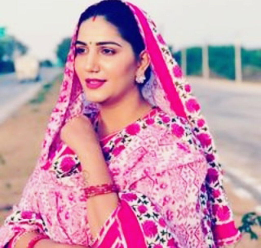 Dancer Sapna choudhary के खिलाफ कोर्ट ने जारी किया अरेस्ट वारंट
