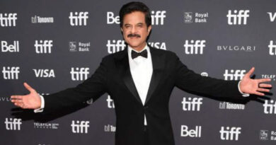 Anil Kapoor Video:अनिल कपूर ने नाना बनने की ख़ुशी में बांटी मिठाइयाँ