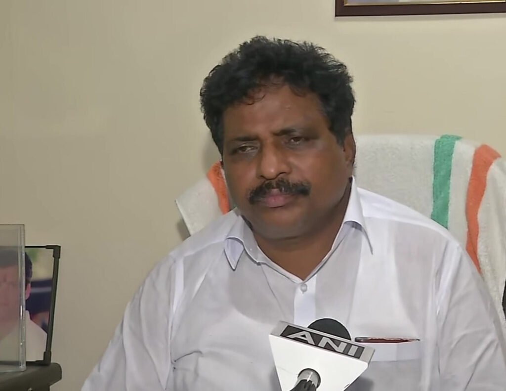 RSS PFI बराबर हैं, दोनों पर सरकार को बैन लगाना चाहिए :के.सुरेश
