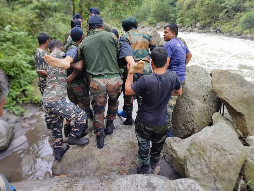 Soldiers:हेलीकॉप्टर क्रैश में शहीद हुए चार सैनिकों के शव बरामद