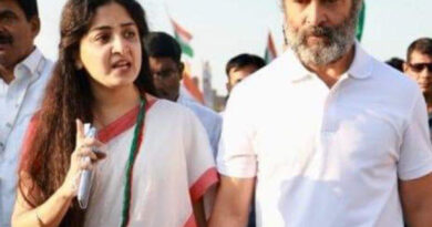 Poonam Yatra: भारत जोड़ो यात्रा में राहुल गांधी ने पकड़ा पूनम कौर का हाथ