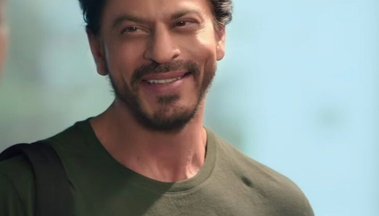 Shahrukh Khans Birthday: शाहरुख़ के बर्थडे पर लगी फैंस की भीड़