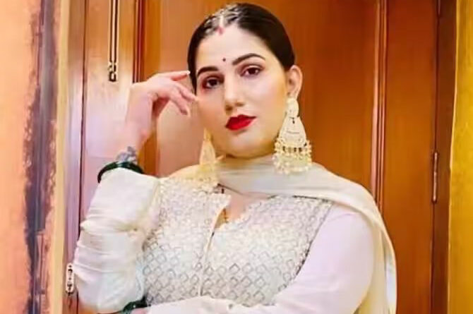 Sapna Choudhary Father: पिता को याद कर भावुक हुई सपना चौधरी