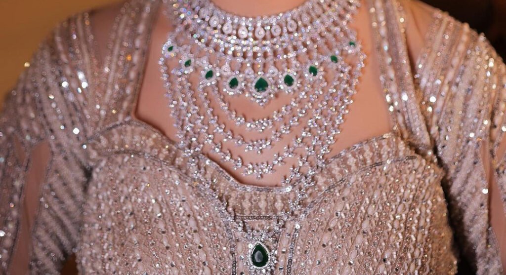 Vrindavan Bride: सुहागरात के अगले दिन गहने लेकर दुल्हन हुई फरार