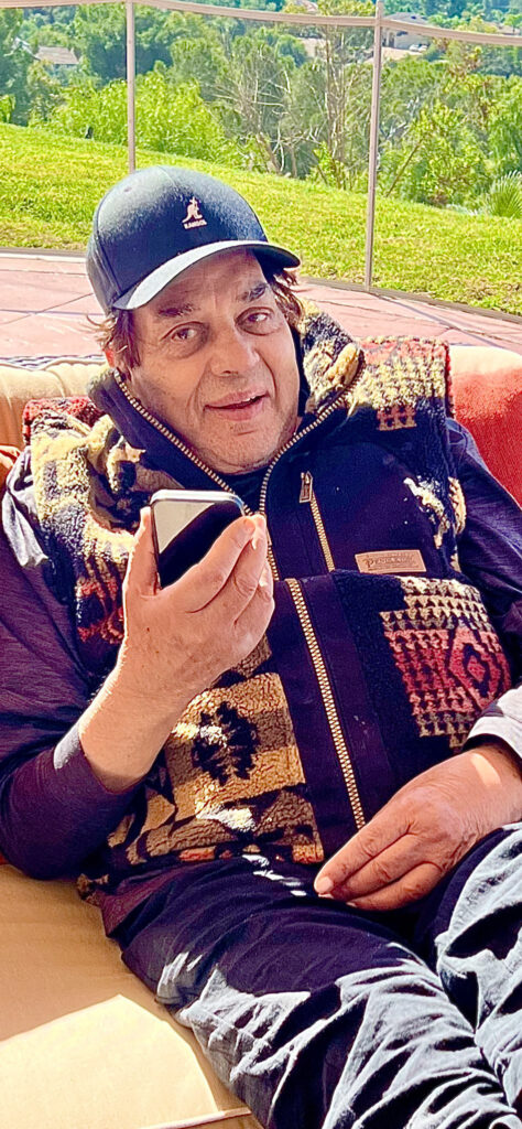 Dharmendra Picture: धर्मेंद्र ने शेयर की अपने जवानी के दिनों की तस्वीर