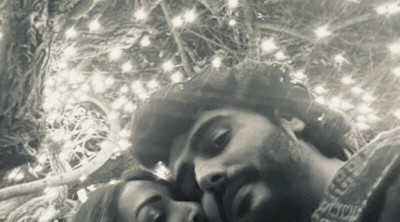 Kissing Malaika: मलाइका ने अर्जुन कपूर को Kiss करते हुए शेयर की Pic