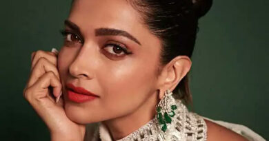 Pathaan Deepika:चेहरा छिपाकर थिएटर पहुंची दीपिका पादुकोण