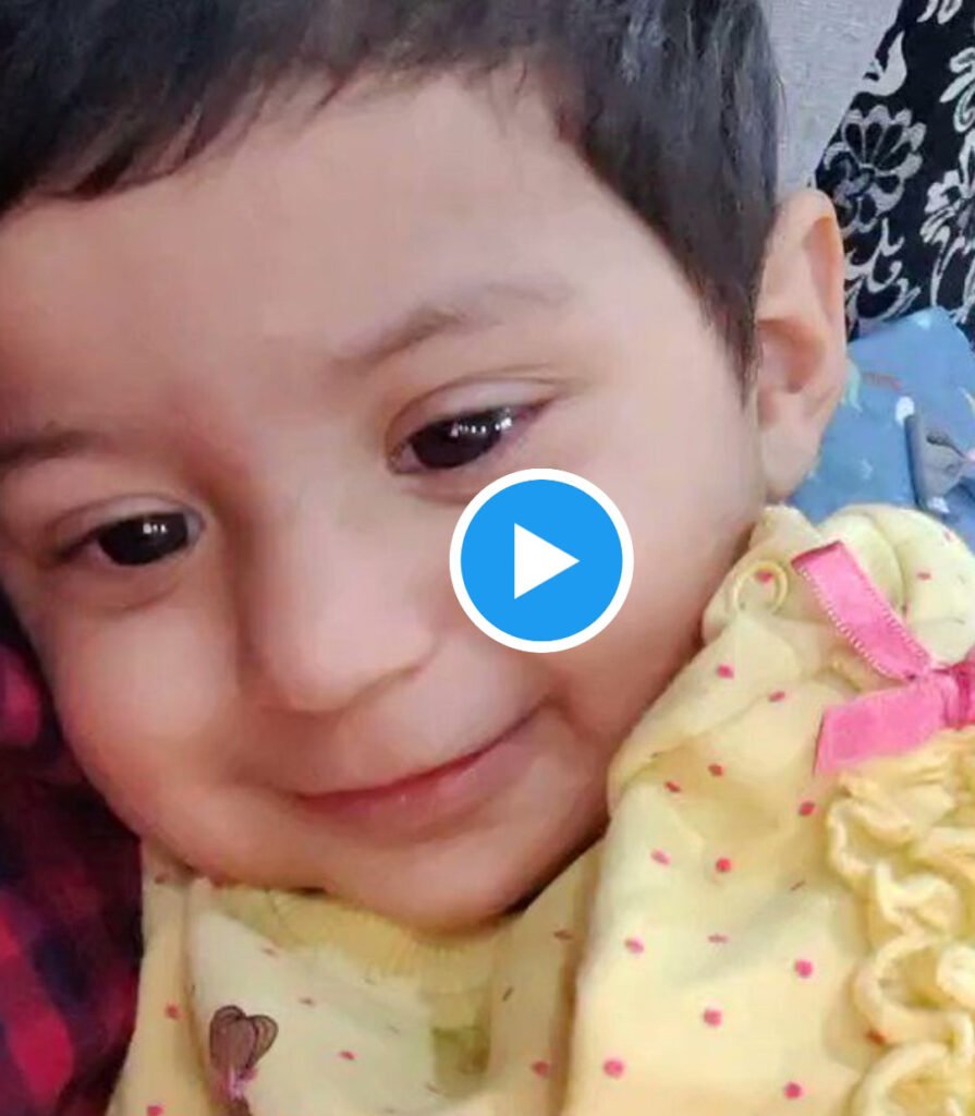 शाहरुख खान ने एक छोटी सी बच्ची का वीडियो शेयर कर उन्हें क्यूट जवाब दिया है। वीडियो में बच्ची कह रही है कि उन्हें शाहरुख की फिल्म पठान पसंद नहीं आई। 