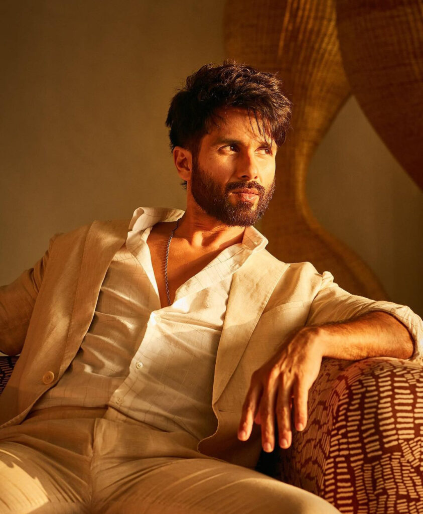 Shahid Kapoor fans: शाहिद कपूर ने फैंस को दिया सरप्राइज