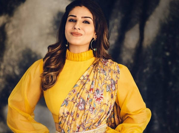 Raveena Pictures: पिता की बर्थ एनिवर्सरी पर भावुक हुई रवीना टंडन, तस्वीरें 