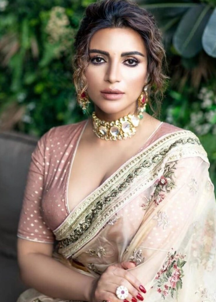Shama Sikander के लुक पर फ़िदा हुए फैंस, देखें फोटो