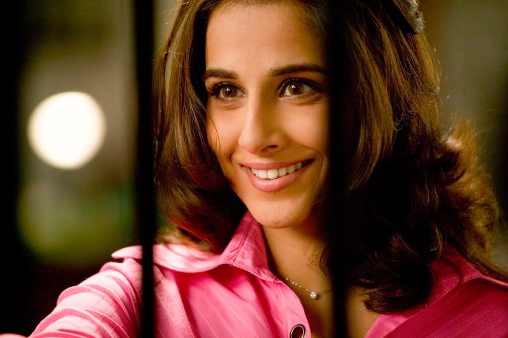 दरअसल एक इवेंट के दौरान Vidya Balan और आदित्य रॉय कपूर को एक साथ स्पॉट किया गया। इस दौरान दोनों भाभी देवर की क्यूट बॉन्डिंग ने फैंस का दिल जीत लिया। 