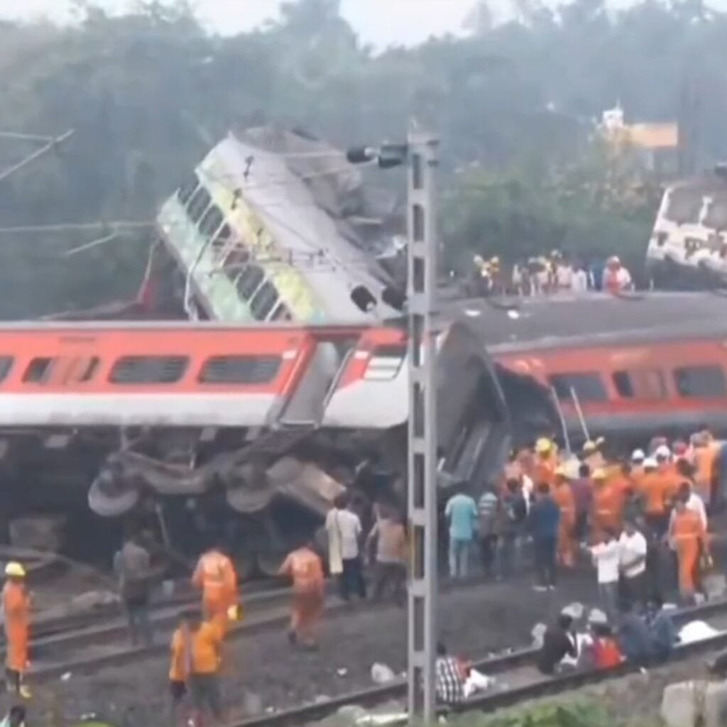 Balasore train accident:ट्रेन हादसे में 288 की मौत, 900 घायल