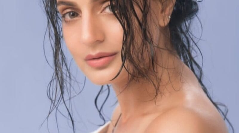 Ameesha Patel surrenders: अभिनेत्री अमीषा पटेल ने कोर्ट में किया सरेंडर