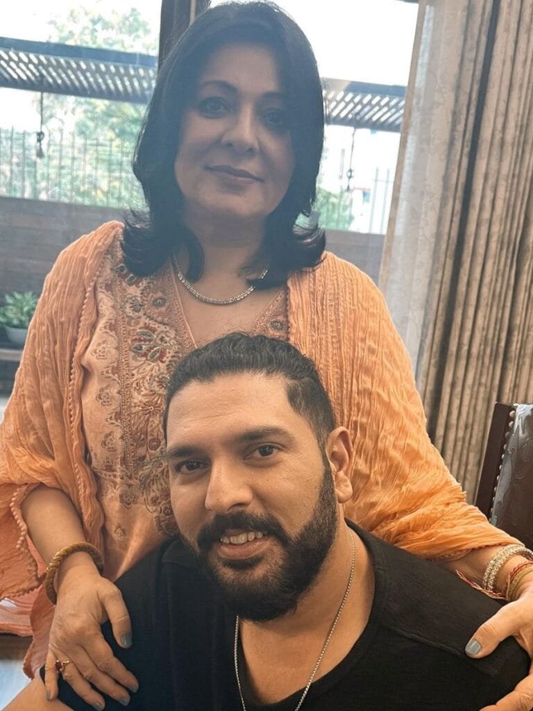 Yuvraj Singh Mother: युवराज की मां से महिला ने मांगी 40 लाख की रंगदारी