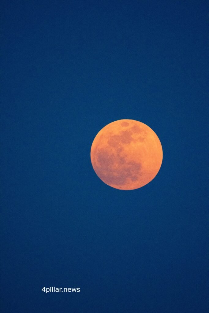 Lunar Eclipse: 28 अक्टूबर को लगेगा साल का आखिरी चंद्र ग्रहण