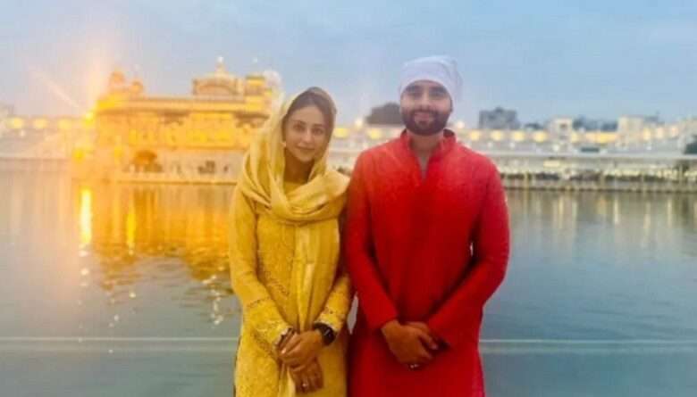 Rakul Jackky: रकुल,जैकी ने शादी के बाद गोल्डन टेंपल में टेका मत्था