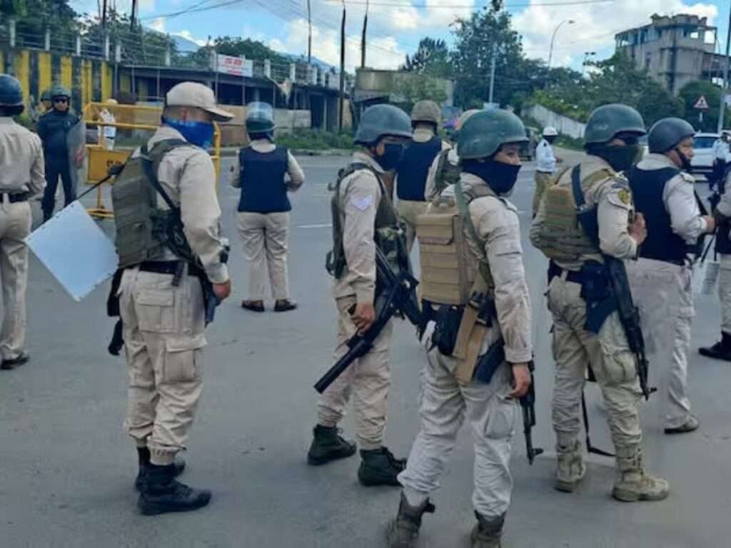 Manipur Violence: मणिपुर में नहीं थम रही हिंसा, कुकी उग्रवादियों ने CRPF के दो जवानों की हत्या की