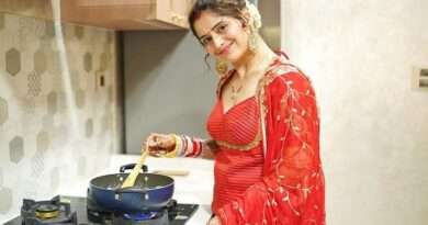 Arti Singh pictures: आरती सिंह ने निभाई अपनी पहली रसोई की रश्म