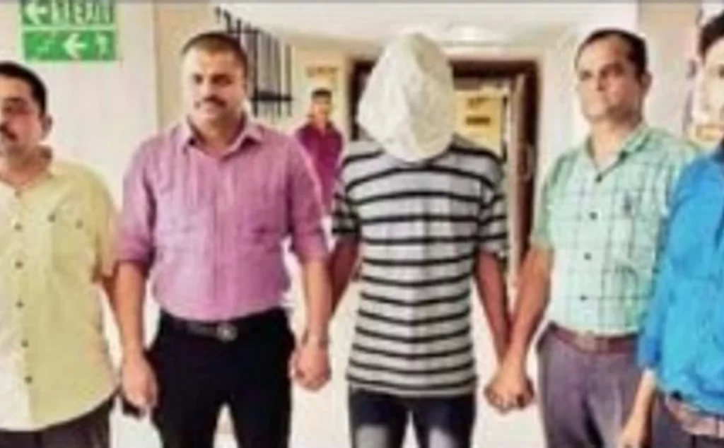 Honey Trap Case गुजरात के प्रवीण मिश्रा ने लीक की गुप्त सैन्य जानकारियां