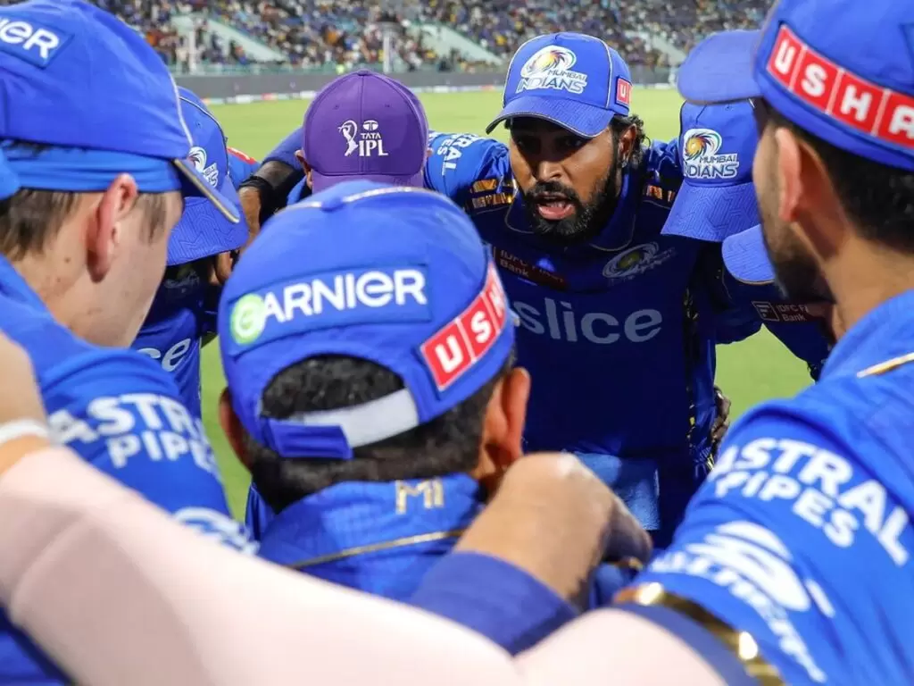 BCCI fine: BCCI ने पूरी मुंबई इंडियंस टीम पर ठोका मोटा जुर्माना