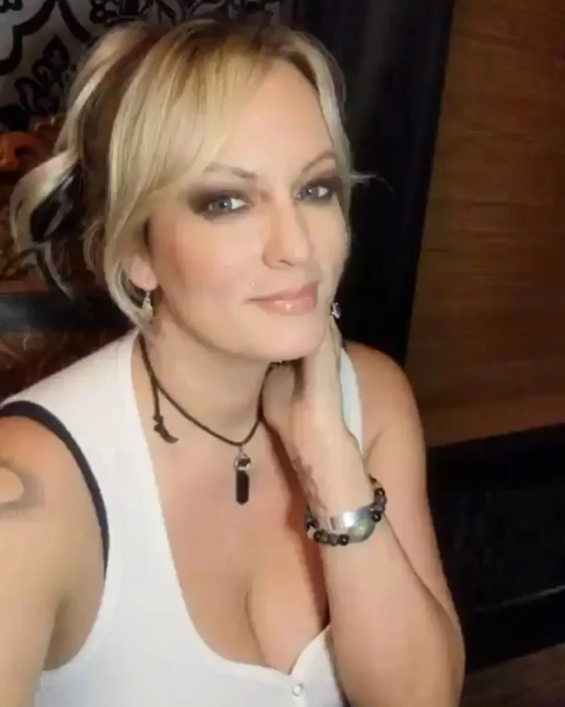 Stormy Daniels and Donald Trump: कंडोम नहीं पहना; पोर्न स्टार स्टॉर्मी