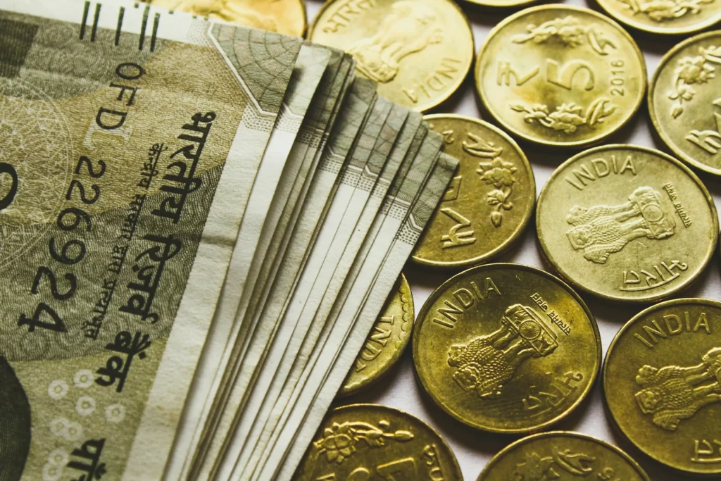 8th Pay Commission: कर्मचारियों को कब मिलेगा 8वें वेतन का तोहफा