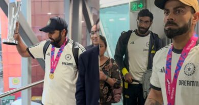T20 World Cup 2024 चैंपियन टीम इंडिया ट्रॉफी के साथ स्वदेश लौटी