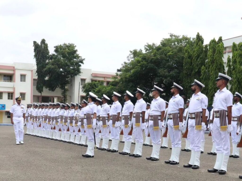 Navy Recruitment: भारतीय नौसेना में ऑफिसर पदों पर भर्ती शुरू