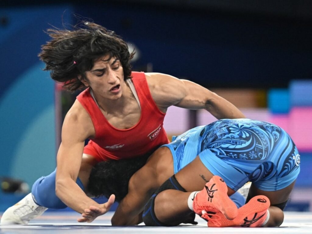 Vinesh Phogat कर सकती हैं कुश्ती के रिंग में वापसी, पेरिस ओलंपिक के दौरान लिया था संन्यास