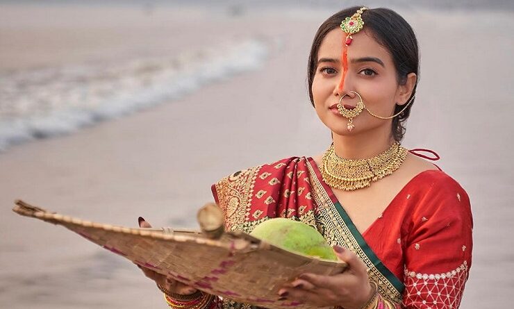 Manisha Rani seen in traditional look on Chhath Puja