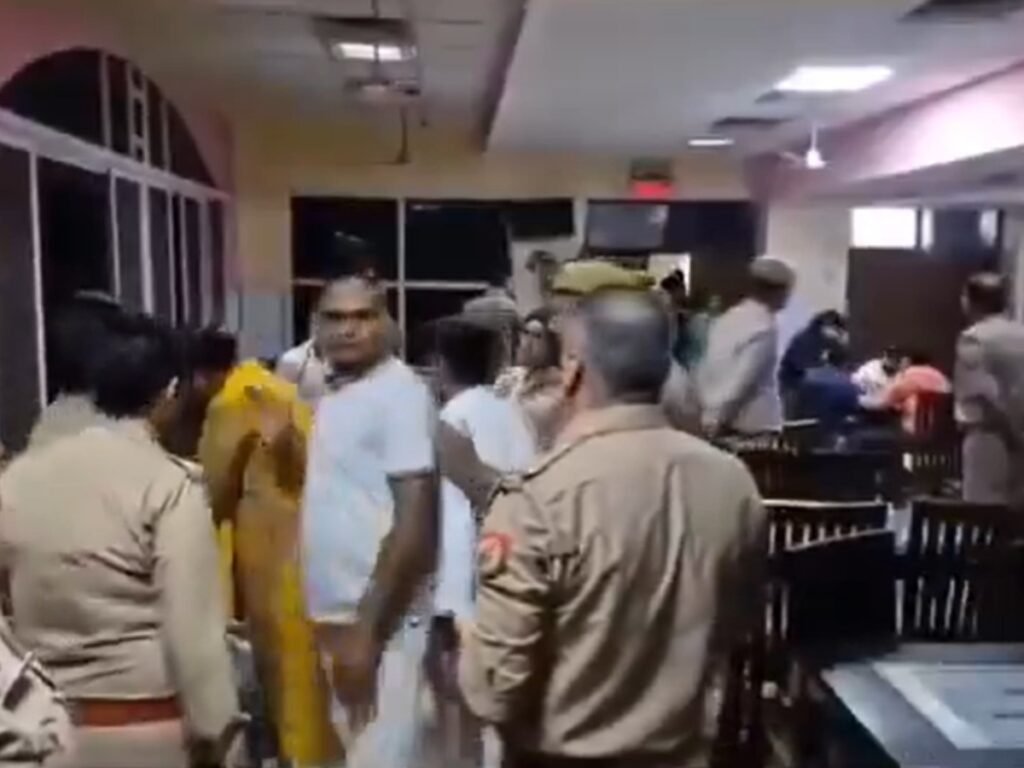 Sharda University की छात्रा ने स्टाफ के शोषण से तंग आकर किया सुसाइड