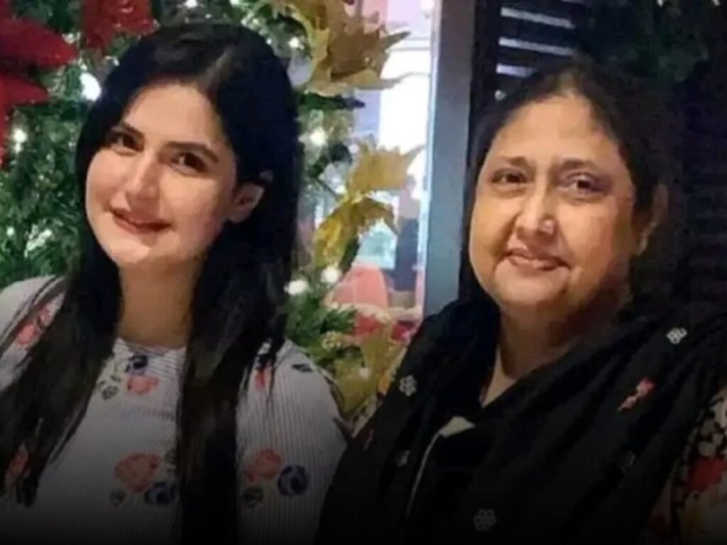 Zareen Khan की मां Parveen खान का निधन