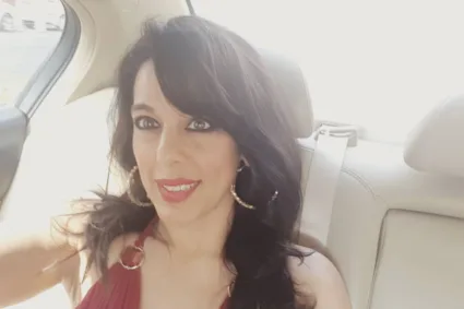 Actress Pooja Bedi हुई कोरोना वायरस का शिकार